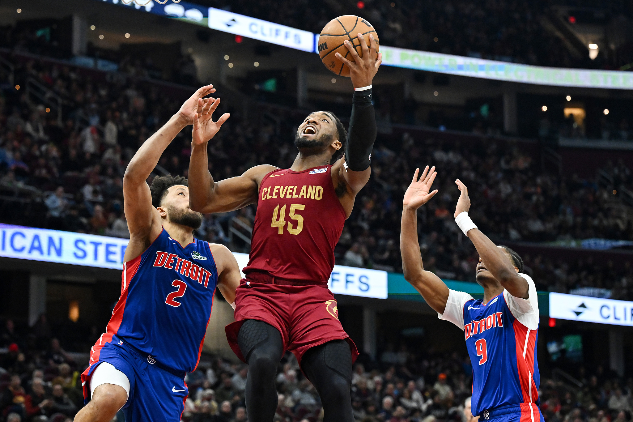 坎宁安27+6+7米切尔30+6 活塞终结骑士3连胜